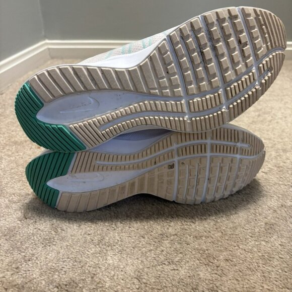 Size 11 Nike Quest 4 DA1106-105 Women's Mesh Running Shoes No Insoles - Picture 10 of 14